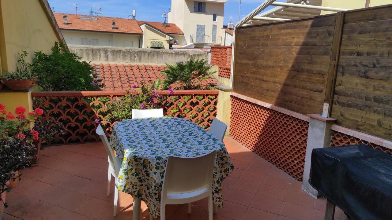 Sea Breeze Appartement Viareggio Buitenkant foto
